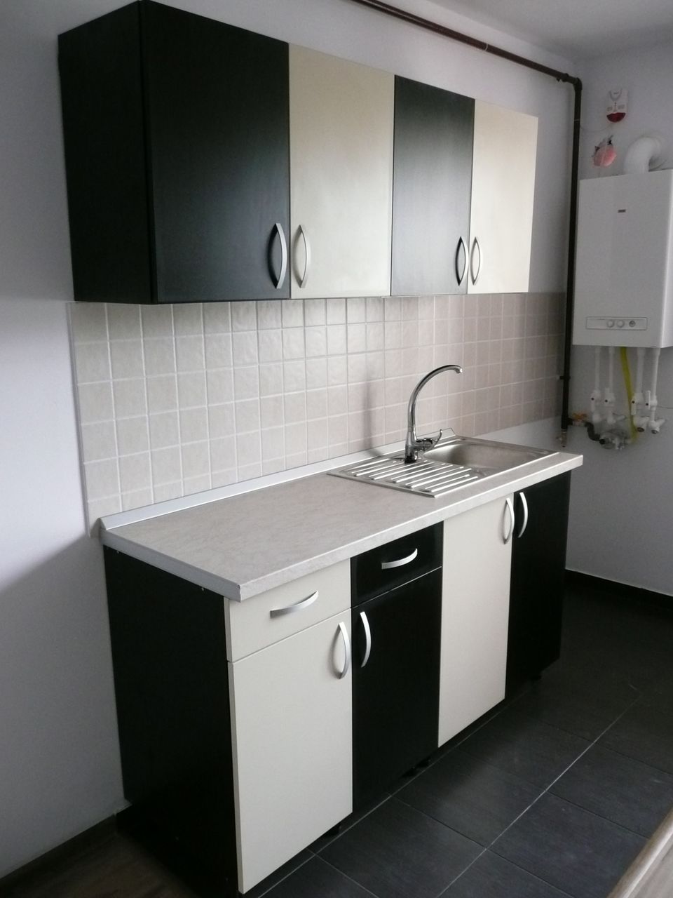 bucatarie sah alb negru