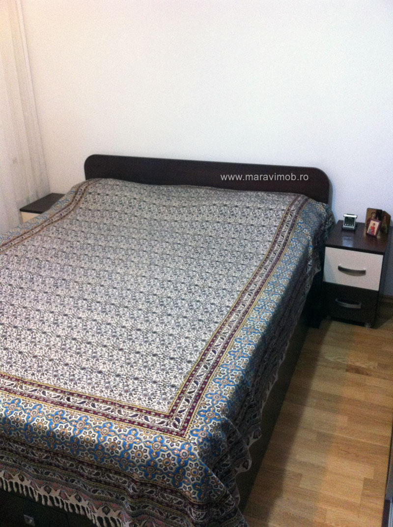 pat cu noptiera bicolora